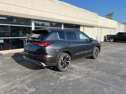 2024 Mitsubishi Outlander SE Black Edition w/Pano Roof S-AWC