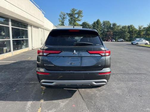 2024 Mitsubishi Outlander SE Black Edition w/Pano Roof S-AWC