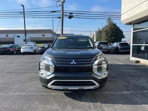 2024 Mitsubishi Outlander SE Black Edition w/Pano Roof S-AWC