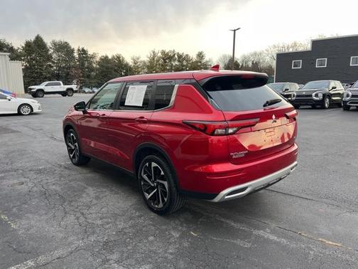 2024 Mitsubishi Outlander SE Black Edition S-AWC