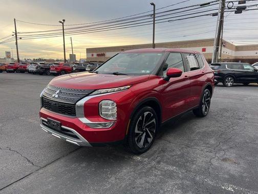 Alloy Silver Metallic 2024 Mitsubishi Outlander SE Black Edition S-AWC