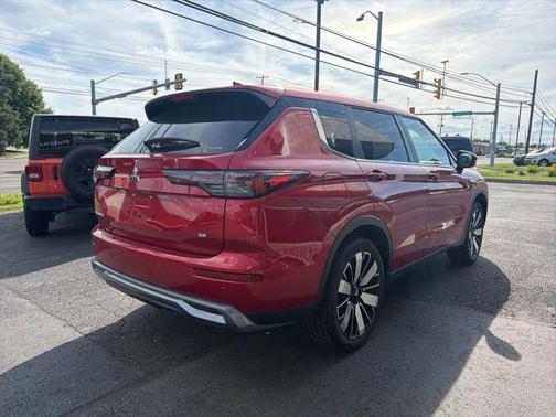 Red Diamond 2025 Mitsubishi Outlander SE S-AWC