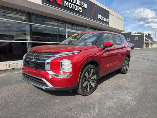 Red Diamond 2025 Mitsubishi Outlander SE S-AWC