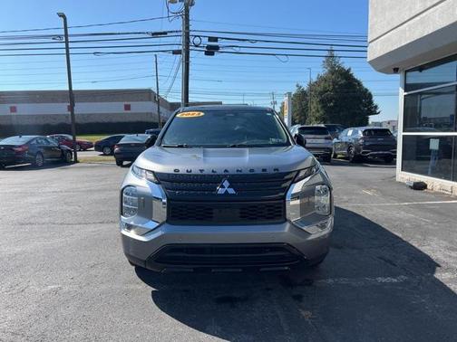 2023 Mitsubishi Outlander 