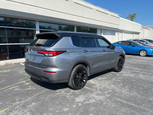 2023 Mitsubishi Outlander 
