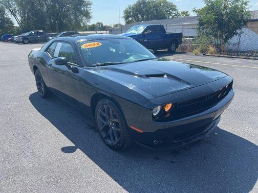 Pitch Black Clearcoat 2022 Dodge Challenger SXT