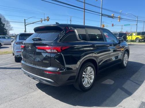 2022 Mitsubishi Outlander ES 2.5 2WD