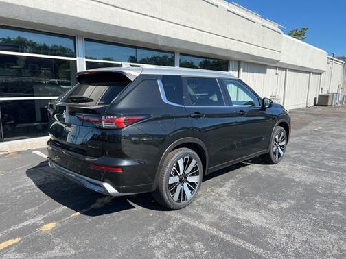 2025 Mitsubishi Outlander PLATINUM EDITION 2.5 S-AWC