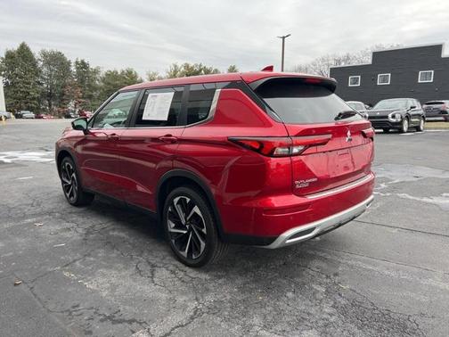 2022 Mitsubishi Outlander SE