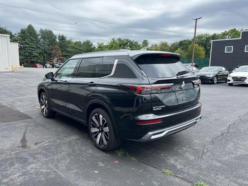 2025 Mitsubishi Outlander PLATINUM EDITION 2.5 S-AWC