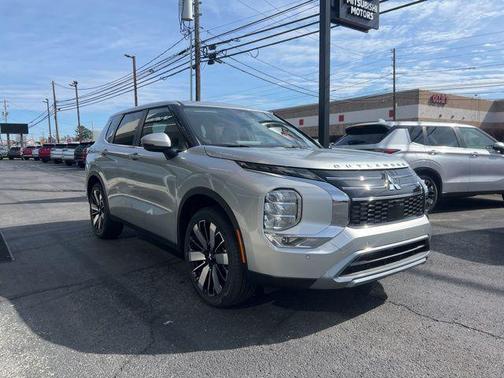 Alloy Silver Metallic 2026 Mitsubishi Outlander SE 1.5T 2WD