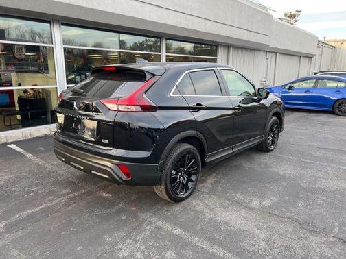 Labrador Black Pearl 2025 Mitsubishi Eclipse Cross LE