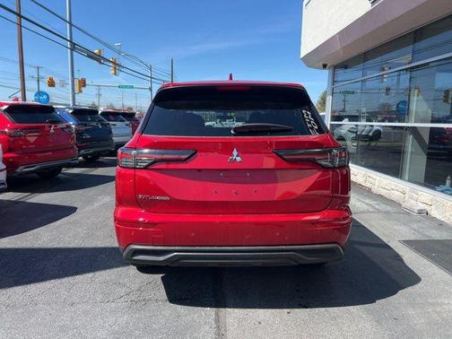 Red Diamond 2026 Mitsubishi Outlander ES 1.5T 2WD