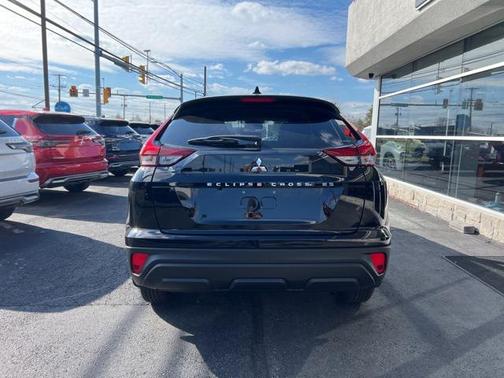 Labrador Black Pearl 2026 Mitsubishi Eclipse Cross ES