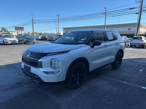 2023 Mitsubishi Outlander SE Black Edition S-AWC