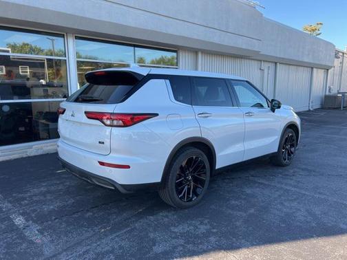 2023 Mitsubishi Outlander SE Black Edition S-AWC