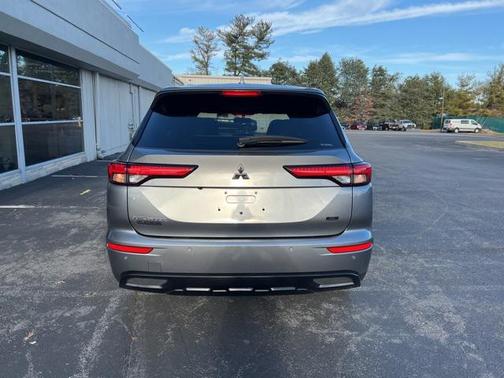 2024 Mitsubishi Outlander SE Black Edition w/Pano Roof S-AWC