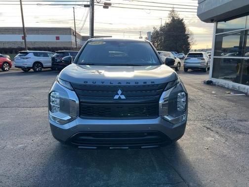 2024 Mitsubishi Outlander SE Black Edition w/Pano Roof S-AWC