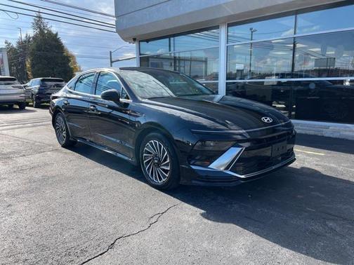 2024 Hyundai SONATA Hybrid SE