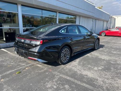2024 Hyundai SONATA Hybrid SE