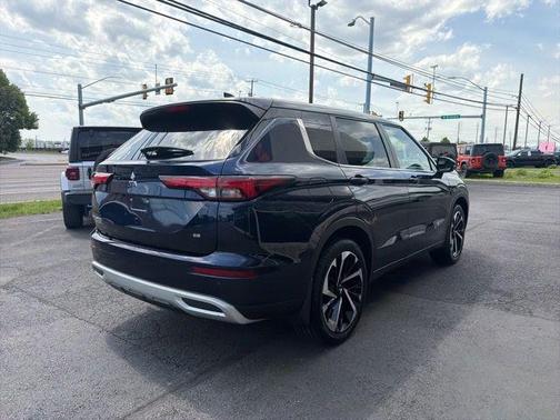Cosmic Blue Metallic 2023 Mitsubishi Outlander SE 2.5 2WD