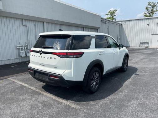 2023 Nissan Pathfinder S 4WD