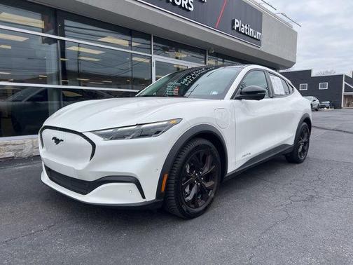 STAR WHITE MET TRI-COAT 2024 Ford Mustang Mach-E Select