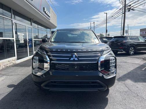 Black Diamond 2026 Mitsubishi Outlander ES 1.5T S-AWC