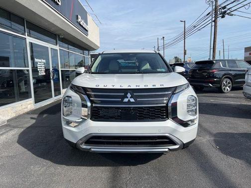 White Diamond 2026 Mitsubishi Outlander SE 1.5T S-AWC