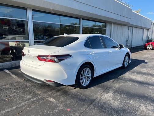 Ice Cap 2024 Toyota Camry LE