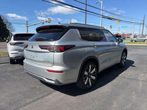 Alloy Silver Metallic 2026 Mitsubishi Outlander SEL 1.5T S-AWC