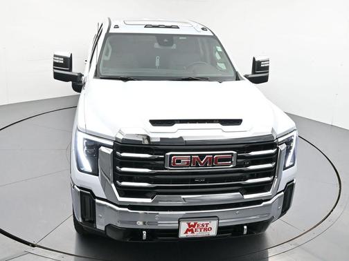 Glacier White Tricoat 2026 GMC Sierra 3500 SLT