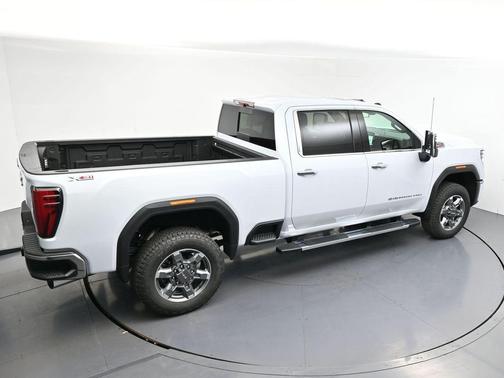 Glacier White Tricoat 2026 GMC Sierra 3500 SLT