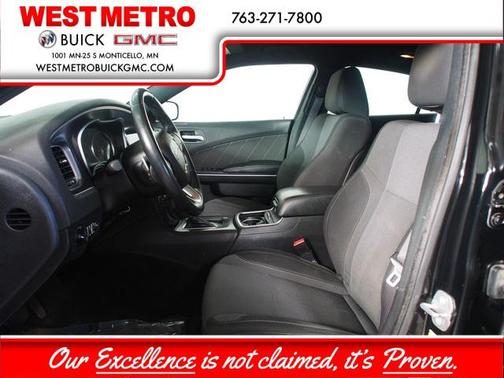 Pitch Black 2015 Dodge Charger SXT