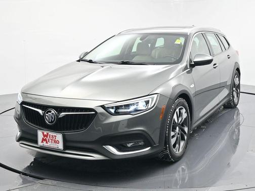 2019 Buick Regal TourX AWD Essence