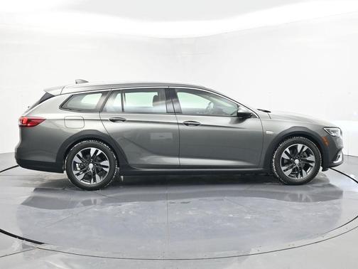 2019 Buick Regal TourX AWD Essence
