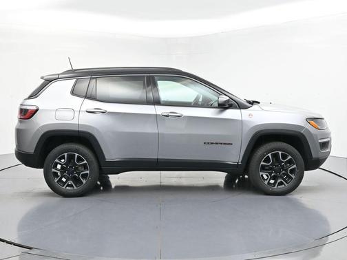 Billet Silver Metallic Clearcoat 2019 Jeep Compass Trailhawk
