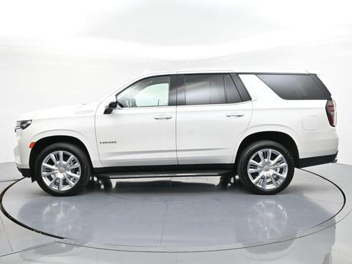 Iridescent Pearl Tricoat 2022 Chevrolet Tahoe 4WD High Country