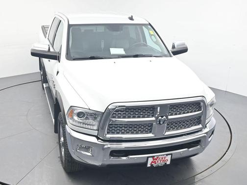 Bright White Clearcoat 2018 RAM 2500 Laramie Crew Cab 4x4 6'4' Box
