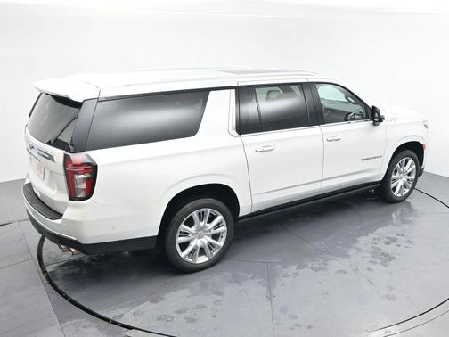 2023 Chevrolet Suburban 4WD High Country