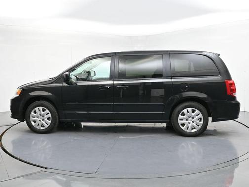 Brilliant Black Crystal Pearlcoat 2014 Dodge Grand Caravan AVP/SE