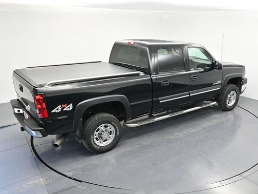 2004 Chevrolet Silverado 2500 LS H/D Crew Cab