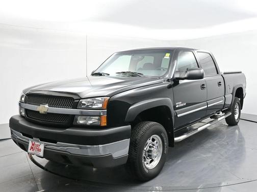 2004 Chevrolet Silverado 2500 LS H/D Crew Cab