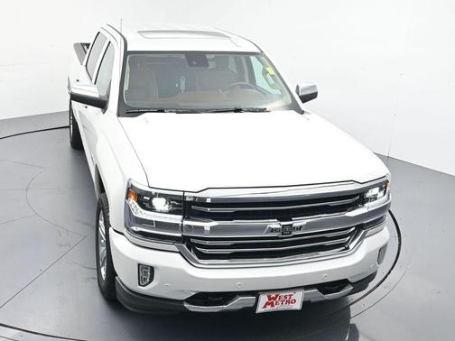 Iridescent Pearl Tricoat 2018 Chevrolet Silverado 1500 High Country