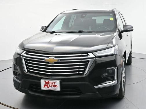 Mosaic Black Metallic 2022 Chevrolet Traverse Premier