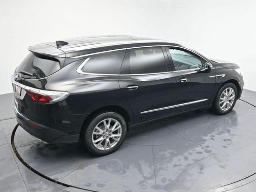 2023 Buick Enclave Essence AWD