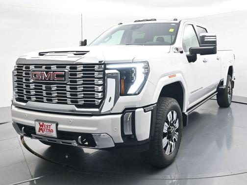 White Frost Tricoat 2024 GMC Sierra 3500 Denali
