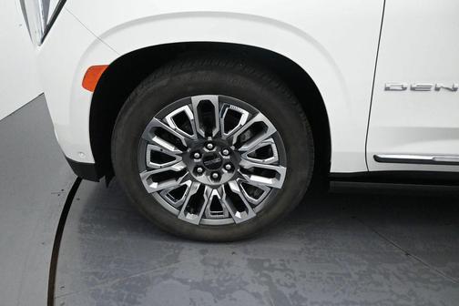 White Frost Tricoat 2023 GMC Yukon XL Denali Ultimate