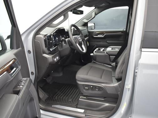 2025 GMC Sierra 1500 SLE