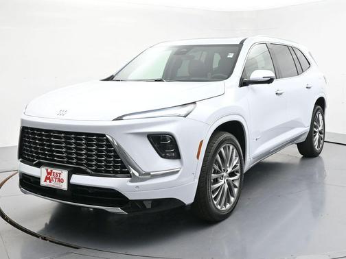 Iridescent White Tricoat 2026 Buick Enclave Avenir FWD